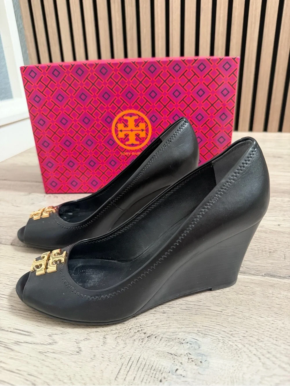 Tory Burch Laura 85 mm Black Open Toe Heels with Gold Logo 6.5